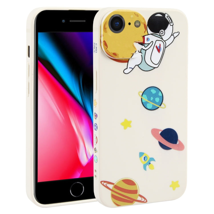 Hug Moon Astronaut Pattern TPU Phone Case, For iPhone 14 Plus, For iPhone 14, For iPhone 14 Pro, For iPhone 14 Pro Max, For iPhone SE 2022 / SE 2020 / 8 / 7, For iPhone 13 Pro Max, For iPhone 13 Pro, For iPhone 13, For iPhone 13 mini, For iPhone 12����...