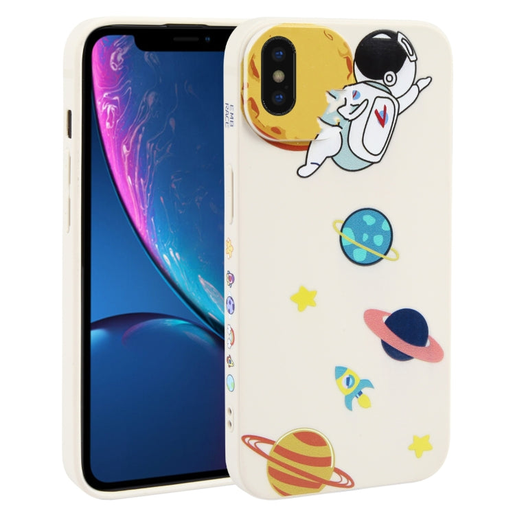 Hug Moon Astronaut Pattern TPU Phone Case, For iPhone 14 Plus, For iPhone 14, For iPhone 14 Pro, For iPhone 14 Pro Max, For iPhone SE 2022 / SE 2020 / 8 / 7, For iPhone 13 Pro Max, For iPhone 13 Pro, For iPhone 13, For iPhone 13 mini, For iPhone 12����...